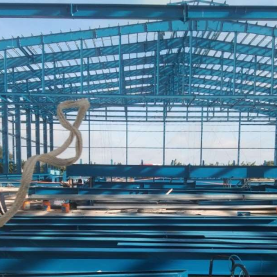 KHUNG KÈO THÉP, MÁI TÔN, SÀN DESK XƯỞNG TẨM BỘT VÀ KHO LẠNH NHÀ MÀY TÔM TẨM BỘT CHIÊN MINH PHÚ – HẬU GIANG